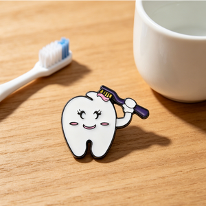 Broche Criativo de Desenho Animado Esmaltado em Liga de Zinco com Niquelagem Preta para Atacado Personalizado em Mochilas e Roupas - Product Image 3