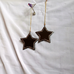 Adorno de Estrella de Papel Maché Kashmiri Hecho a Mano, Negro y Dorado, Elegante, de Alta Calidad, Ecológico, para Colgar en el Árbol de Navidad - Product Image 1