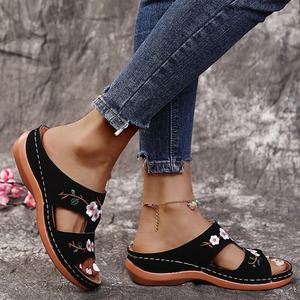 New women's shoes beach outdoor casual wedge heel flower <b>sandals</b> <b>Roman</b> style flip-flops for vacation relaxation on the beach - Product Image 2