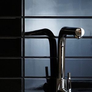 Carrelage mural en céramique noir brillant 7,5x30 pour cuisine et salle de bain - Product Image 5
