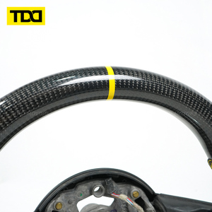 Volant en fibre de carbone TDD compatible avec Mini Cooper avec marqueur central jaune, personnalisation disponible - Product Image 4