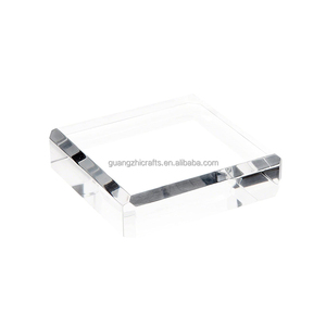 قاعدة عرض مربعة من الأكريليك الشفاف عالي الجودة بحواف مشطوفة ومصقولة - Product Image 4
