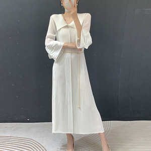 Abito Lungo Elegante Bianco Plissettato Miyake Primavera 2026 Nuovo Stile Francese con Vita Snellente Taglie Forti da Donna - Product Image 2