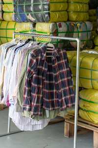 WS03 <span class=keywords><strong>Ropa</strong></span> <span class=keywords><strong>de</strong></span> Segunda Mano <span class=keywords><strong>de</strong></span> Alta Calidad, Colorida, Vintage y a la Moda, Blusas y Camisas para <span class=keywords><strong>Mujer</strong></span>, Venta al Por Mayor a Precio Económico, Fardos <span class=keywords><strong>de</strong></span> <span class=keywords><strong>Ropa</strong></span> Usada - Product Image 4