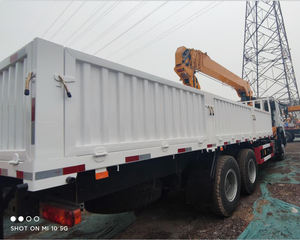 Sinotruk Howo 6*4 4*2 8*4 camiones de carga a la venta vehículos pesados de alta movilidad - Product Image 5