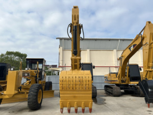 Excavatrice sur chenilles amphibie 330D d'occasion pour zones boueuses - Product Image 4