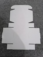 Maßgefertigte Karton-Geschenkboxen für Parfüm Umweltfreundliche Langlebige Recycelte Rosa Wellpappe-Schachtel