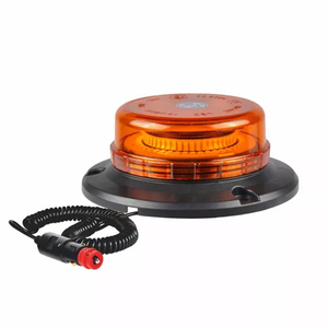 Solución moderna de seguridad para vehículos: elegante luz de rejilla LED ámbar IP65, construcción duradera para condiciones climáticas adversas - Product Image 1