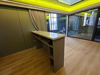 Mini remorque personnalisée de 20 pieds petite cabine Apple préfabriquée Maison conteneur Maison capsule spatiale Salle de bain pour station de vacances en acier