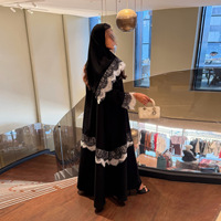 Abaya élégante en dentelle noire pour femmes, avec bordure en dentelle contrastée, manches longues, coupe ample, robe maxi modeste musulmane avec hijab