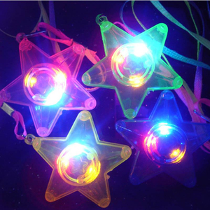 LED intermitente estrella amor colgante luminoso collar <span class=keywords><strong>de</strong></span> plástico joyería <span class=keywords><strong>para</strong></span> niño <span class=keywords><strong>para</strong></span> cumpleaños Navidad graduación Acción <span class=keywords><strong>de</strong></span> <span class=keywords><strong>Gracias</strong></span> - Product Image 2
