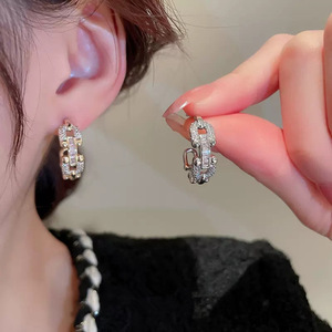 Orecchini a Cerchio Intrecciati per Donne, Orecchini Minimalisti a Catena, Gioielli alla Moda per Ufficio e Uso Quotidiano, Vendita all'Ingrosso - Product Image 4