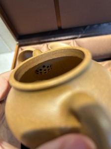 <span class=keywords><strong>ชุด</strong></span>กาน้ำชาพรีเมียมแบบดั้งเดิมของจีน ยี่ซิง ซีซา ปันหู ทำจากดินดวนนี ทนทาน ผลิตด้วยมือ พร้อมถ้วย 4 ใบ บรรจุในกล่องของขวัญ - Product Image 4