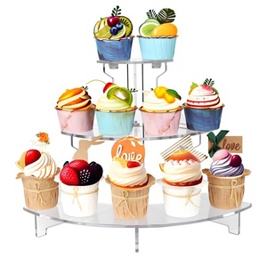 Présentoir demi-lune en acrylique transparent moderne à 3 niveaux Présentoir à cupcakes organisés et présentoirs à parfums Étagère pour figurines alimentaires - Product Image 6