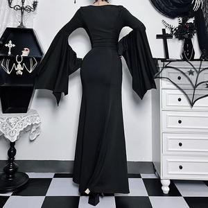 Robe sirène à manches chauve-souris gothique Addams Family pour femme - Product Image 4