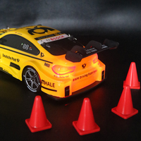Voiture de course RC M4 DTM à l'échelle 1:16, modèle jouet télécommandé 4 canaux avec fonction d'éclairage, construction en plastique, pour intérieur et extérieur