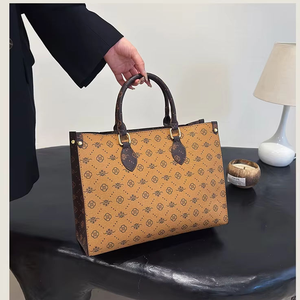 2026 High-End Women's <b>bags</b> PU Shoulder <b>bags</b> Luxury Print Versatile Large Capacity Snake Pattern Waterproof Cross-Border Design - Product Image 1