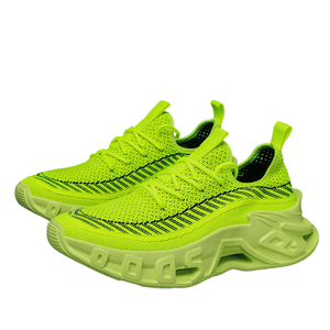 Chaussures de course légères et respirantes pour hommes, tendance mode, tissu tricoté, semelles antidérapantes en PVC, durables, grandes tailles, pour le jogging et les loisirs - Product Image 1