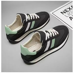 รองเท้ากีฬาสปริง 2025 รุ่นคลาสสิกใหม่ ทนทาน พื้นหนา ระบายอากาศได้ดี ปิดหัวเท้า เพิ่มความสูง กันน้ำ กันลื่น ทันสมัย - Product Image 2