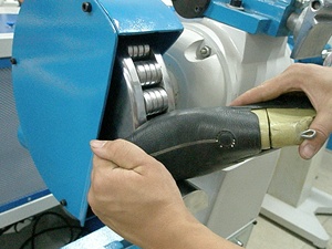 Máquina de calzado para aplastar y aplanar la esquina inferior del cuero, máquina de martilleo y pulido de calzado - Product Image 6