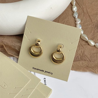 Cartes à boucles d'oreilles suspendues personnalisées avec logo en relief de qualité supérieure pour boucles d'oreilles pendantes