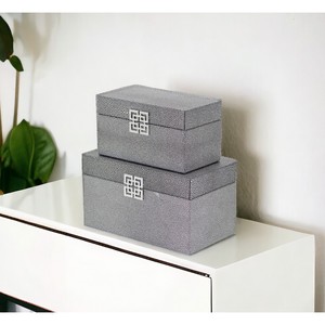 HMS Set di due scatole di legno esagonale grigio eco-friendly compensato di stoccaggio con Art Deco intaglio per organizzazione artigianale - Product Image 1