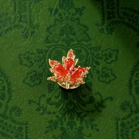 Épinglette de fleur en feuille d'érable vert frais haut de gamme, plaquée métal, pour hommes et femmes, cadeau d'affaires polyvalent pour costumes et manteaux