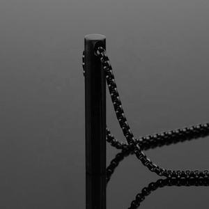 Colliers personnalisés avec nom pour femmes, colliers avec initiales en forme de barre, bijoux en acier inoxydable, cadeau personnalisé pour un anniversaire - Product Image 1