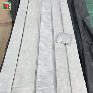 แผ่นไม้วอลนัทแท้สำหรับตกแต่งภายใน แผ่นผนัง 1 มม. ไม้โอ๊ค ไม้ซิริคอต ไม้ปูพื้นธรรมชาติ ผลิตในเวียดนาม ส่งออกไปอินเดีย แผ่นวีเนียร์ - Product Image 1