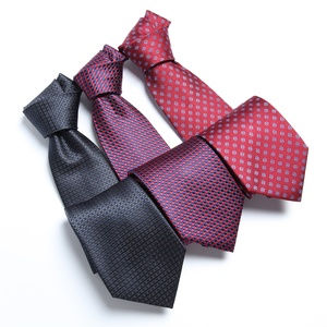 <span class=keywords><strong>Cravate</strong></span> <span class=keywords><strong>de</strong></span> luxe faite à la main en <span class=keywords><strong>soie</strong></span> 100% écologique, motif floral à pois rouge <span class=keywords><strong>bordeaux</strong></span> noir, logo <span class=keywords><strong>de</strong></span> marque personnalisé OEM, 8 cm - Product Image 2