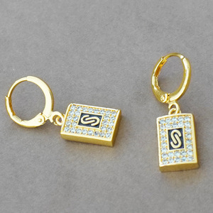 Otros Accesorios de Moda: Pendientes Desmontables Clásicos de Estilo Punk Rock Cubano para Fiestas, Hip-Hop y Festivales - Product Image 3