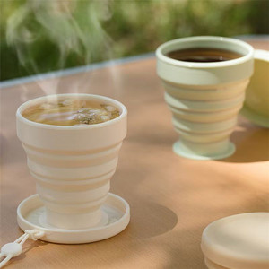 Bouteille d'eau pliable en silicone, qualité alimentaire, portable, pour le sport et le camping - Product Image 1