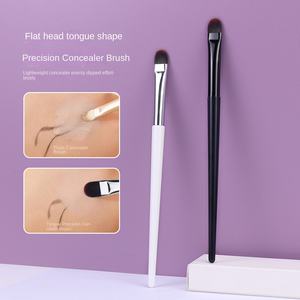 <span class=keywords><strong>Corrector</strong></span> en forma <span class=keywords><strong>de</strong></span> lengua, cabeza plana, cubiertas <span class=keywords><strong>de</strong></span> pelo sintético suave, manchas, ranura <span class=keywords><strong>de</strong></span> lágrima, Círculo <span class=keywords><strong>de</strong></span> ojo negro, Base delgada sin costuras, maquillaje para nariz - Product Image 2