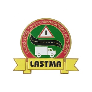 เข็มกลัดโลหะเคลือบสีทองอ่อนตราสัญลักษณ์พนักงานโลโก้บริษัทออกแบบได้ตามต้องการ - Product Image 1