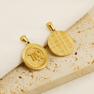 Colgante de Moneda con Signo del Zodíaco |   Amuleto Redondo del Zodiaco de Acero Inoxidable Chapado en Oro PVD de 18K para la Fabricación de Joyas |   Impermeable e Hipoalergénico - Product Image 2