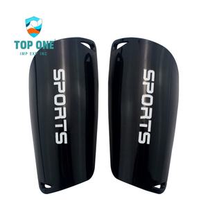 Espinillera de fútbol plateada con logotipo personalizado Top One con espinillera de fútbol ODM para una protección óptima Compatible con sublimación - Product Image 4