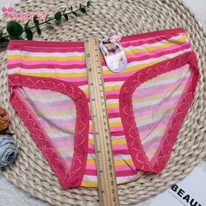Амиси 8041 #   Оптовые разноцветные полосатые трусики для девочек из молочного шелка с цветочным принтом, вязаные, на каждый день - Product Image 5
