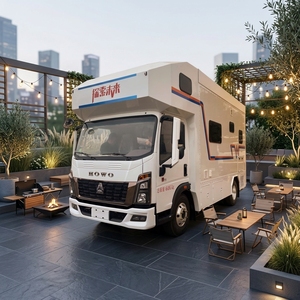 SINOTRUK HOWO Commander Camion Léger Aménagé Type C, Camping-car Familial Entièrement Équipé, Diesel 8AT 5T, pour Voyages en Voiture et Activités de Plein Air - Product Image 1