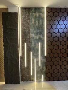 WPCパネルライト木製穀物PVC WPCフラートウォールパネル内装LEDストリップライト付きホテルエンターテインメント用工場価格 - Product Image 6