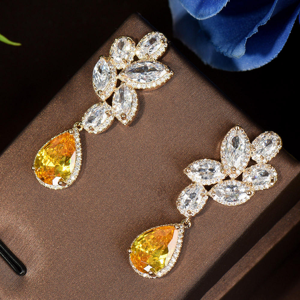 สีเหลือง