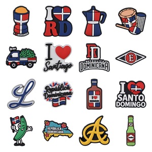 Breloques de chaussures en gros avec drapeau dominicain, design personnalisé, en caoutchouc PVC, pour sabots, décoration de chaussures, bracelets et breloques - Product Image 1