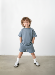 Conjunto de Camiseta e Shorts para Crianças de Verão com Design de Borda Rolada em Algodão-Poliéster Estilo Casual Personalizável - Product Image 3