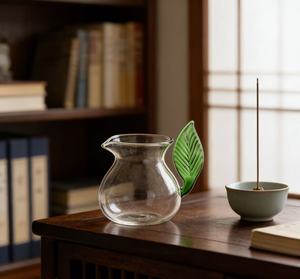 Carafe à eau en verre personnalisée à faible MOQ, ensemble théière en verre borosilicate fait main avec poignée feuille 3D, idéal pour cadeau de festival - Product Image 2