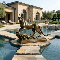 Statue de Léopard Accroupi en Bronze - Grande Sculpture Animale en Bronze Doré pour Villa, Manoir ou Cour d'Hôtel