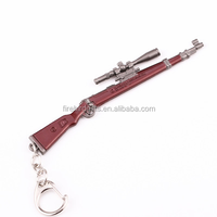 Mini casque en métal en gros, arme Kar98k, porte-clés en forme de pistolet