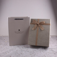 Boîte cadeau personnalisable en carton ondulé pour célébrités d'Internet, emballage créatif pour foulards, albums et vêtements pour hommes, avec estampage