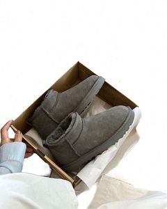 2025 Bottes de Neige Uggs Tutz de Haute Qualité, Fourrure Polaire Chaude, Chaussons à Semelle Épaisse Effet Muffin, Chaussures sans Talon pour Femmes, Bottes Uggly - Product Image 2