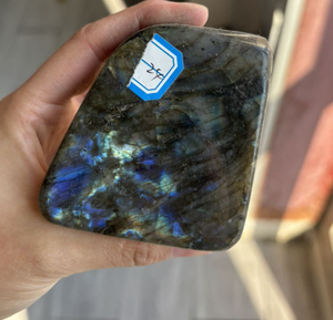 Natuurlijke hoogwaardige helende blauwe flash labradoriet vrije vormen steen gepolijst onregelmatige vorm modetrend - Product Image 3