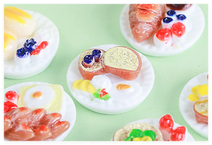 Assiette à manger en résine servant avec toast Oeufs Croissant <span class=keywords><strong>myrtille</strong></span> fraise jambon pour enfants nourriture jouer miniatures maison de poupée vaisselle - Product Image 6