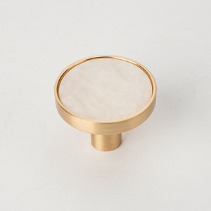 Venta al por mayor de fábrica: Manija de puerta de un solo orificio de aleación de zinc, diseño creativo y sencillo, tirador de armario con forma de concha, tiradores y pomos para muebles. - Product Image 3